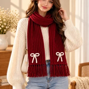 berrysberg burgundy scarf standing model 720x960